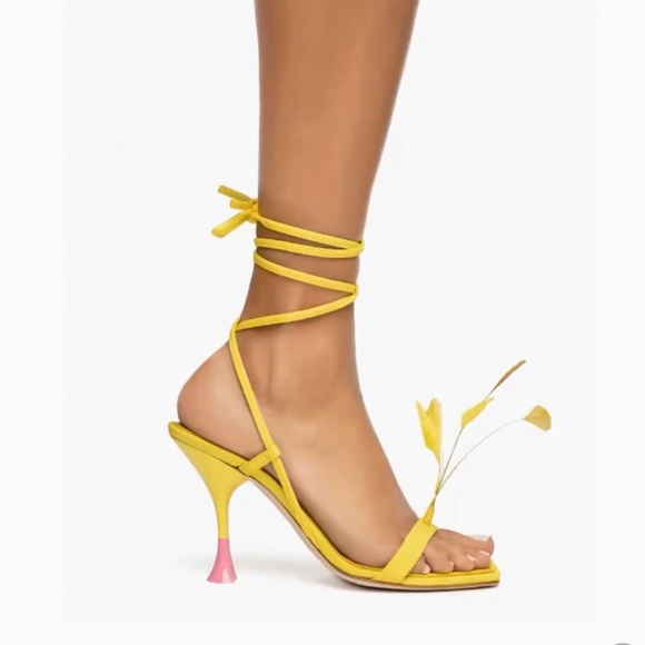 3JUIN Yellow Feather Heels - Picture 3 of 3